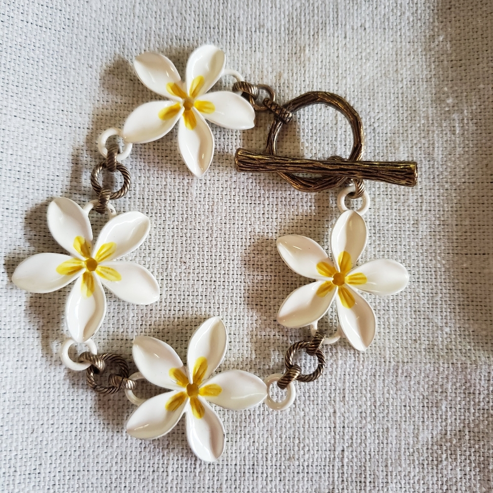 Lucky brand lily bracelet